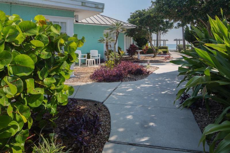 Coconut Palms Beach Resort New Smyrna Beach Bagian luar foto